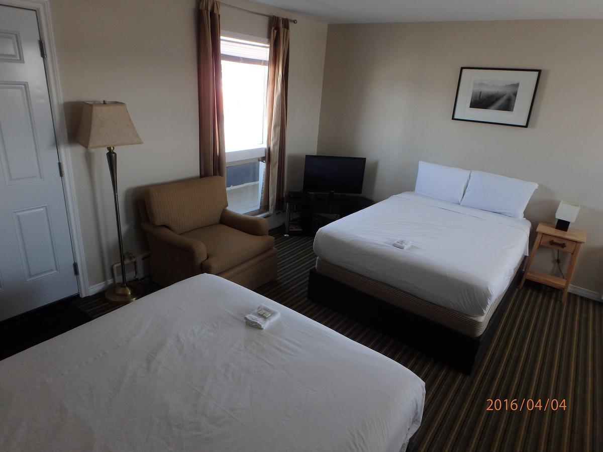 New Liskeard Wheel Inn Motel מראה חיצוני תמונה