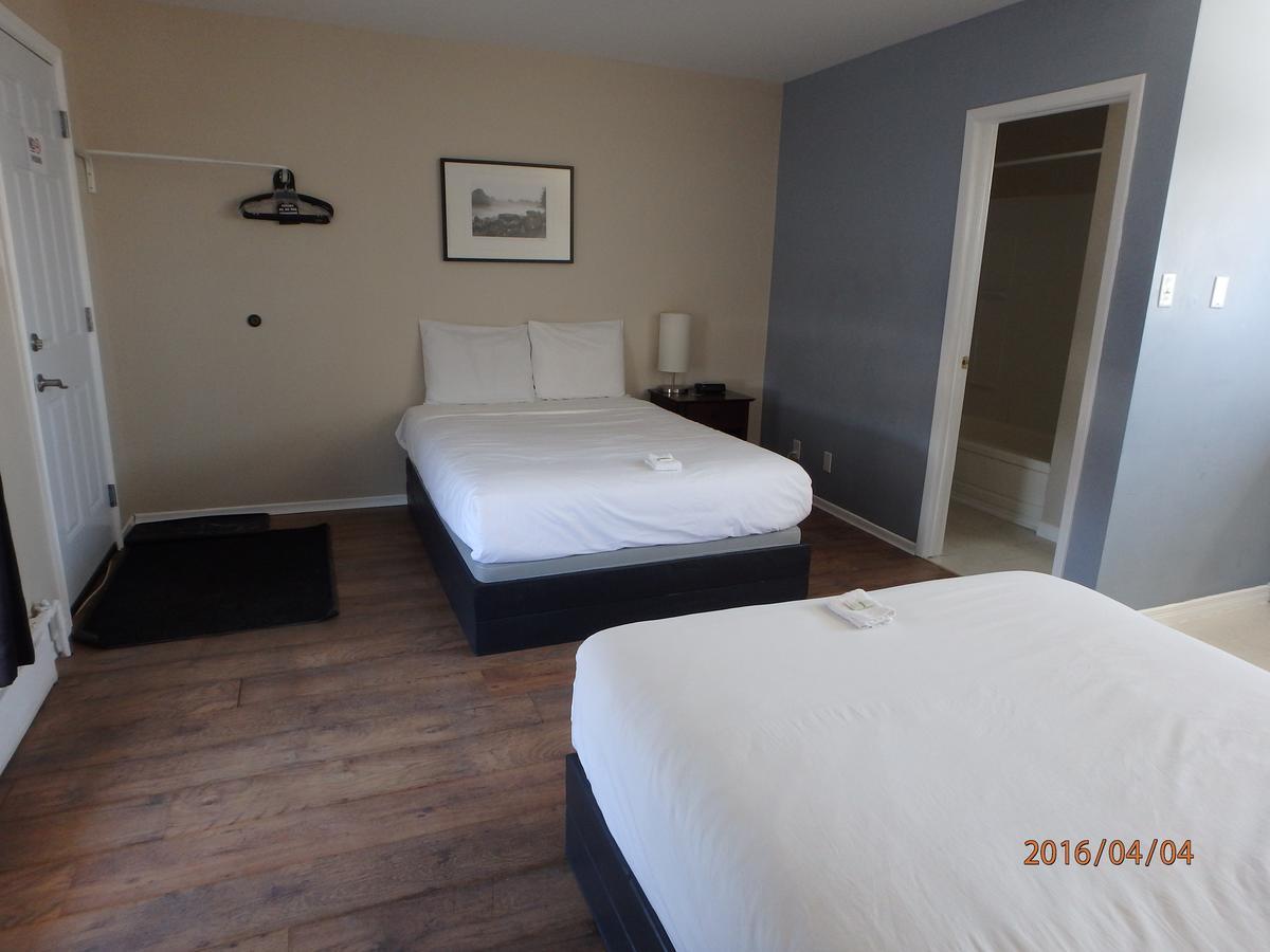 New Liskeard Wheel Inn Motel מראה חיצוני תמונה