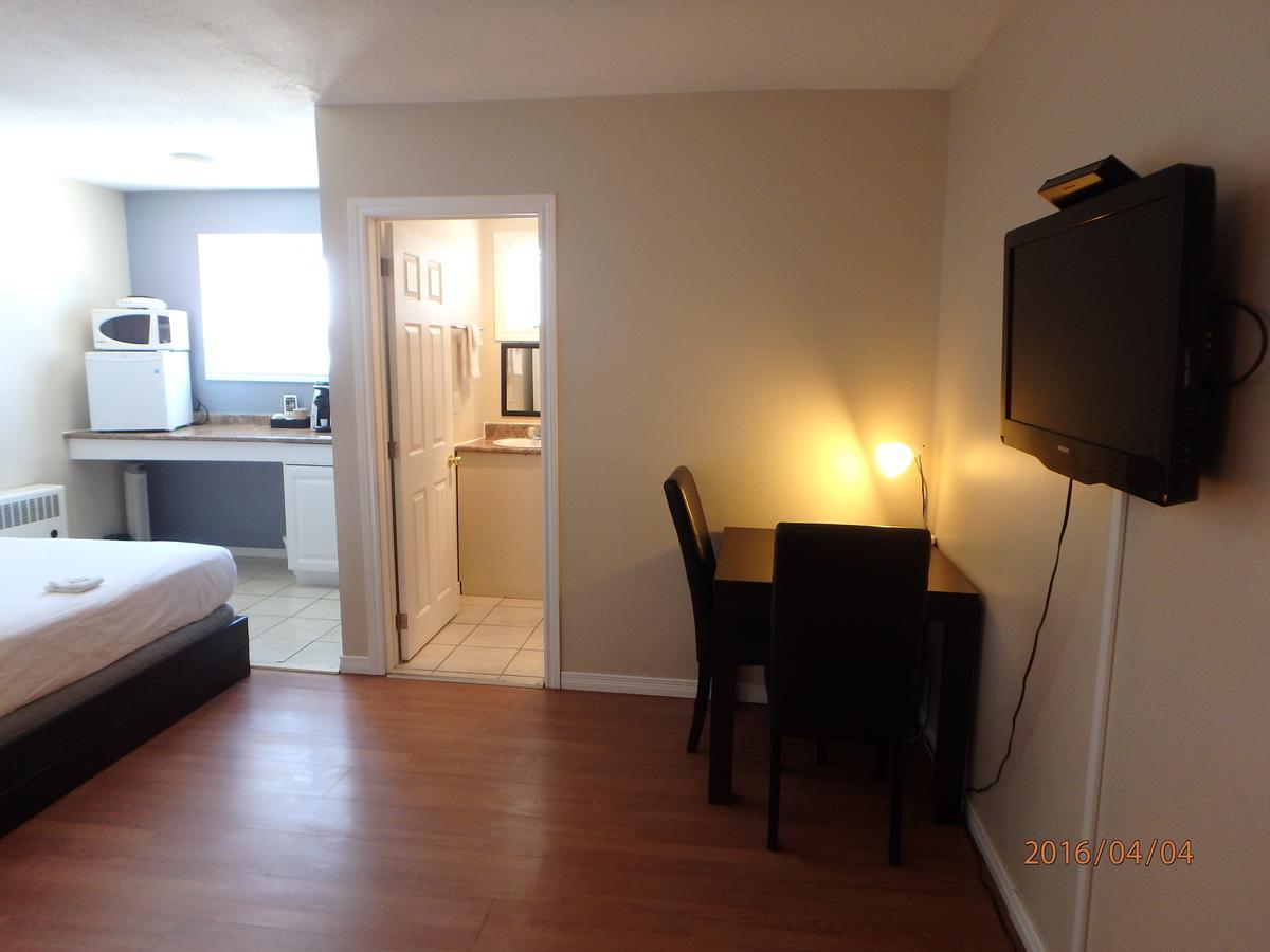 New Liskeard Wheel Inn Motel מראה חיצוני תמונה