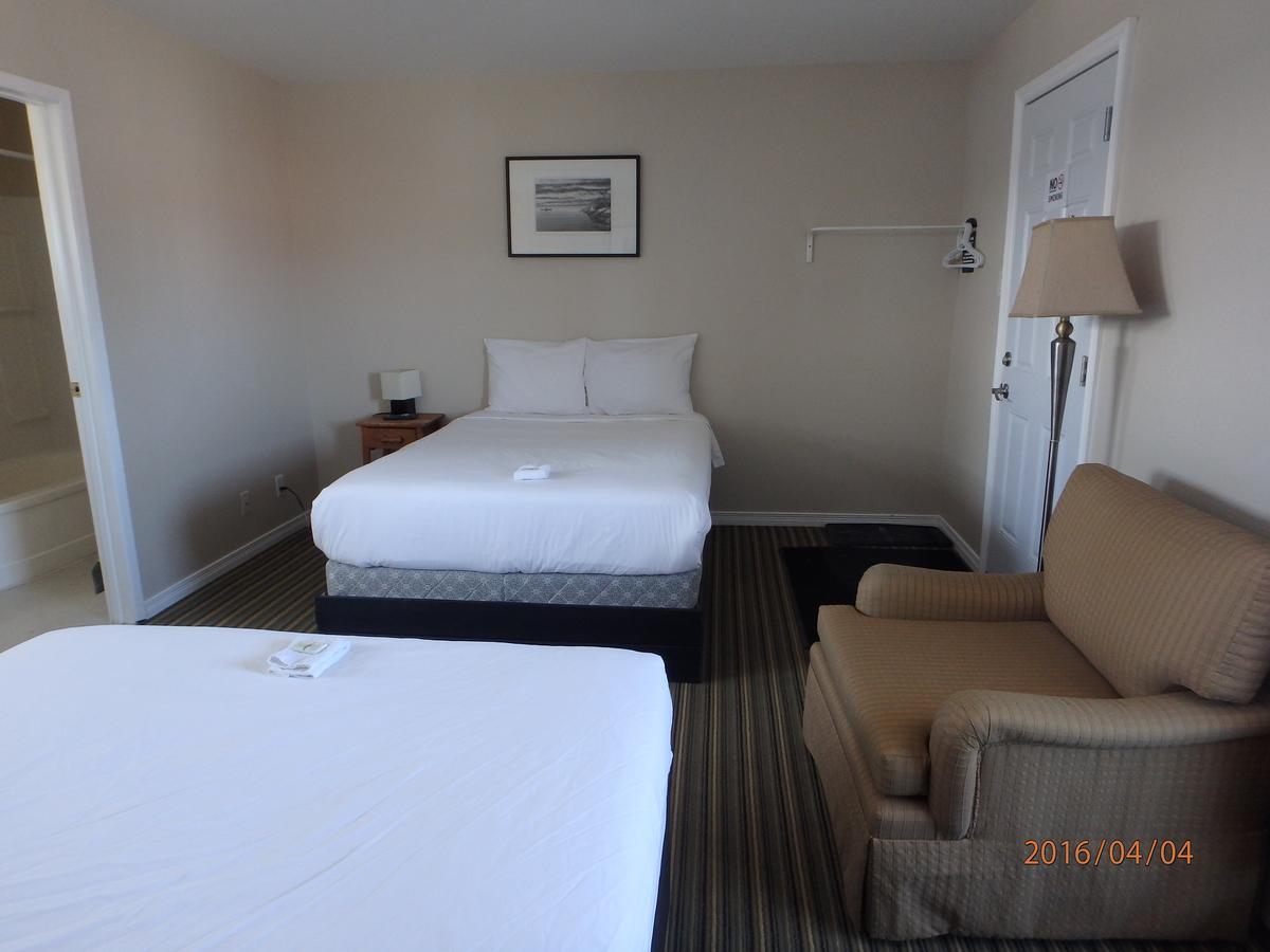 New Liskeard Wheel Inn Motel מראה חיצוני תמונה