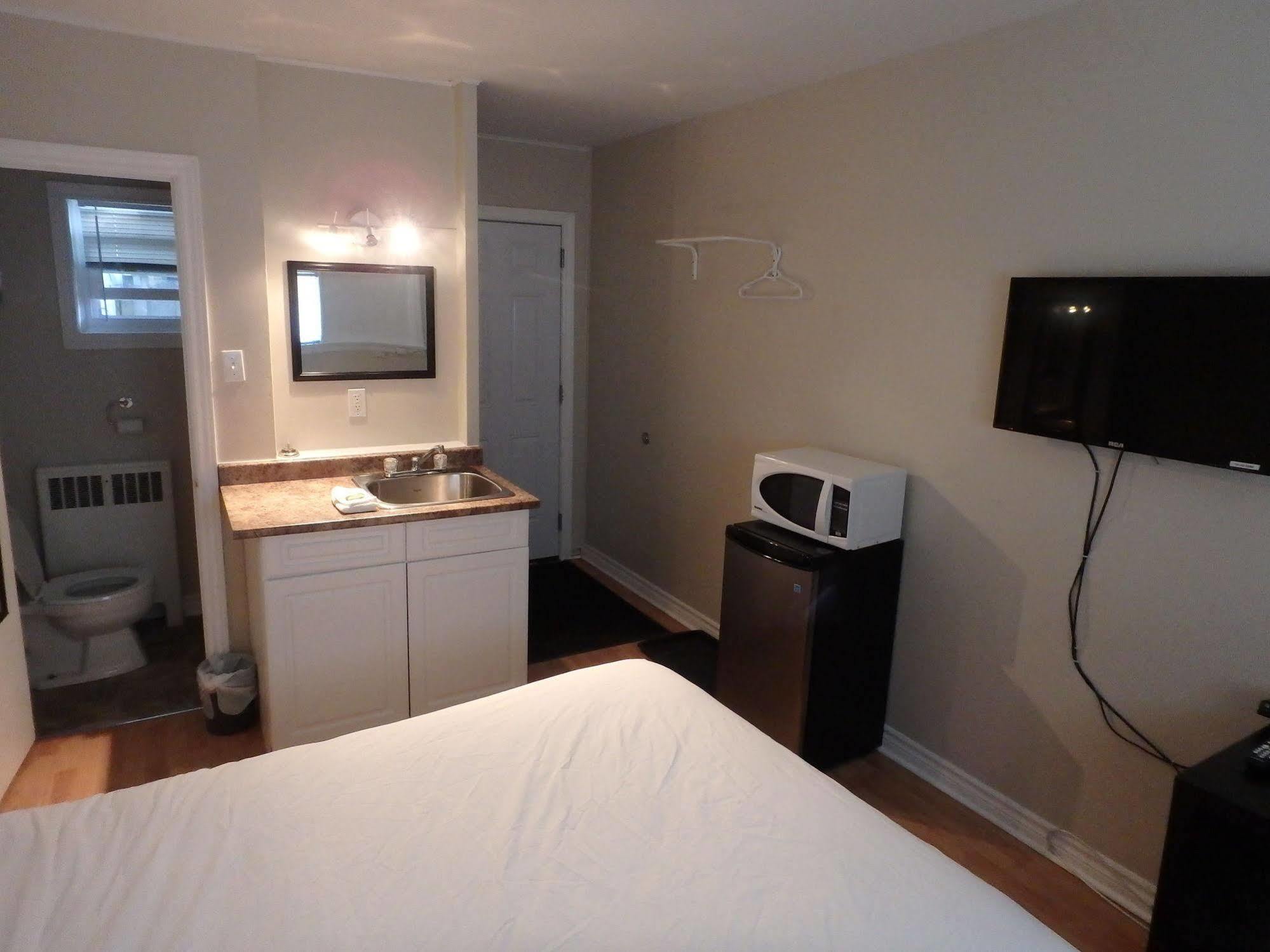 New Liskeard Wheel Inn Motel מראה חיצוני תמונה
