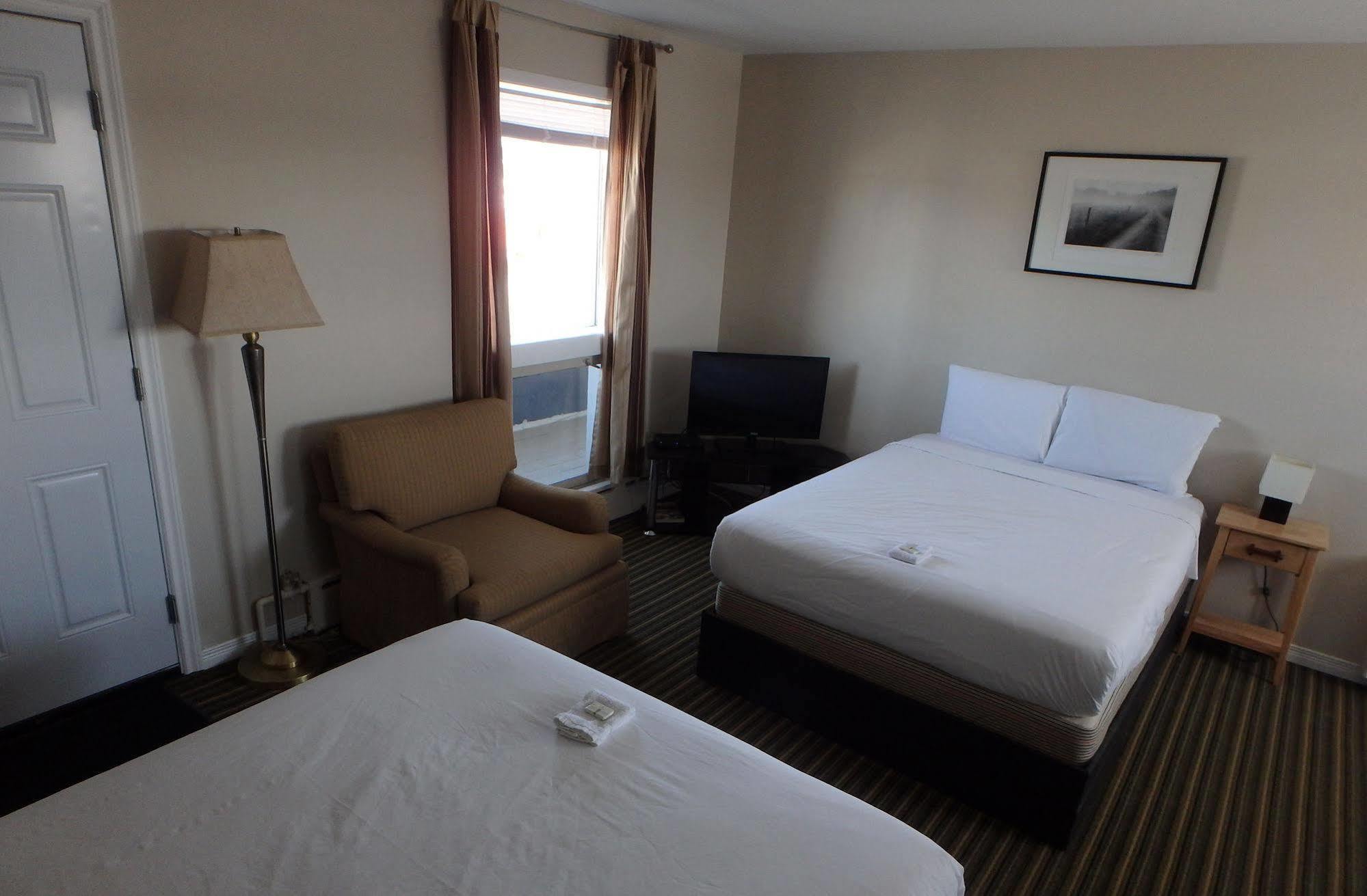 New Liskeard Wheel Inn Motel מראה חיצוני תמונה