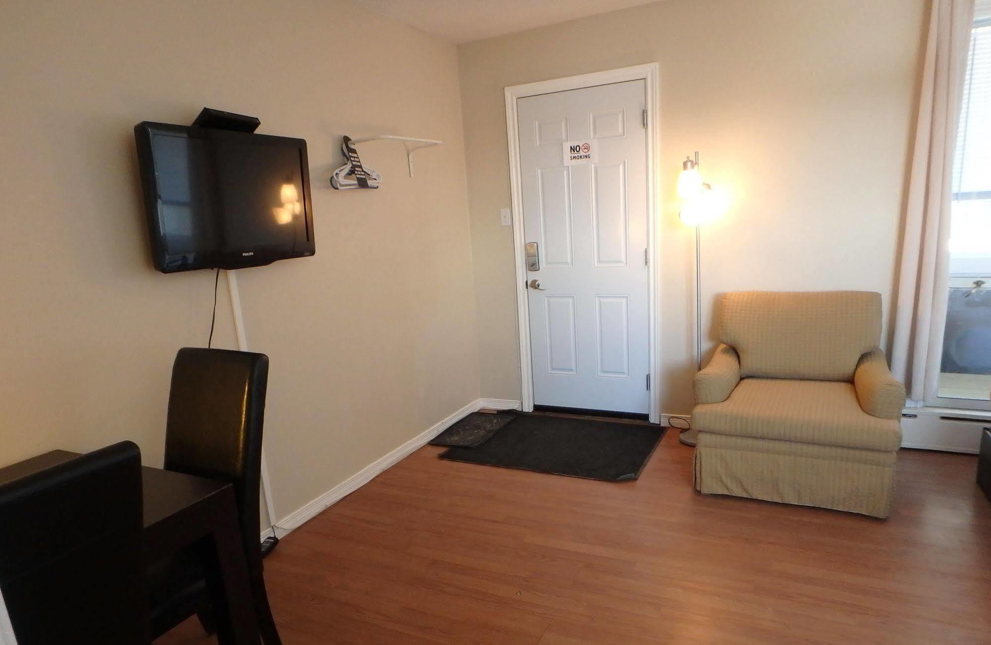 New Liskeard Wheel Inn Motel מראה חיצוני תמונה