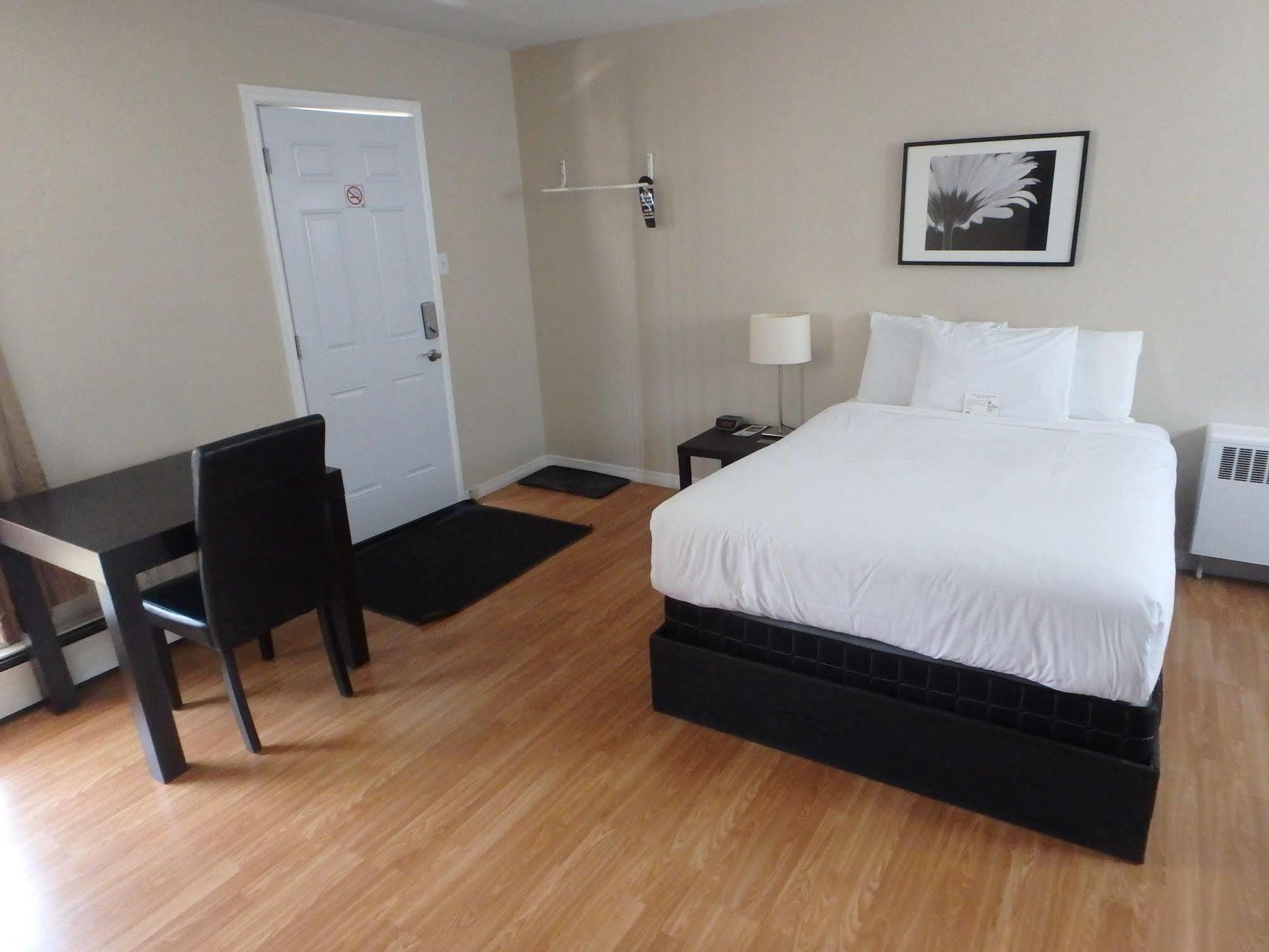 New Liskeard Wheel Inn Motel מראה חיצוני תמונה