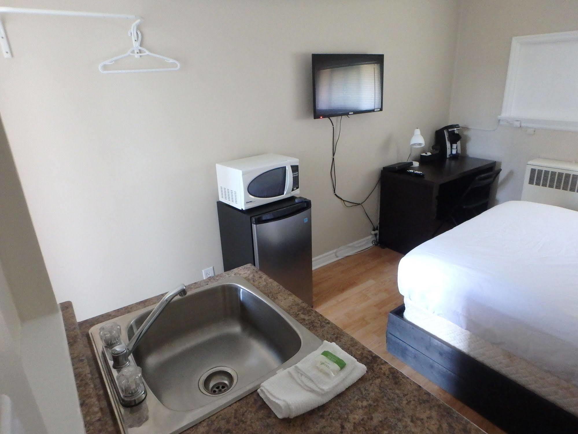 New Liskeard Wheel Inn Motel מראה חיצוני תמונה