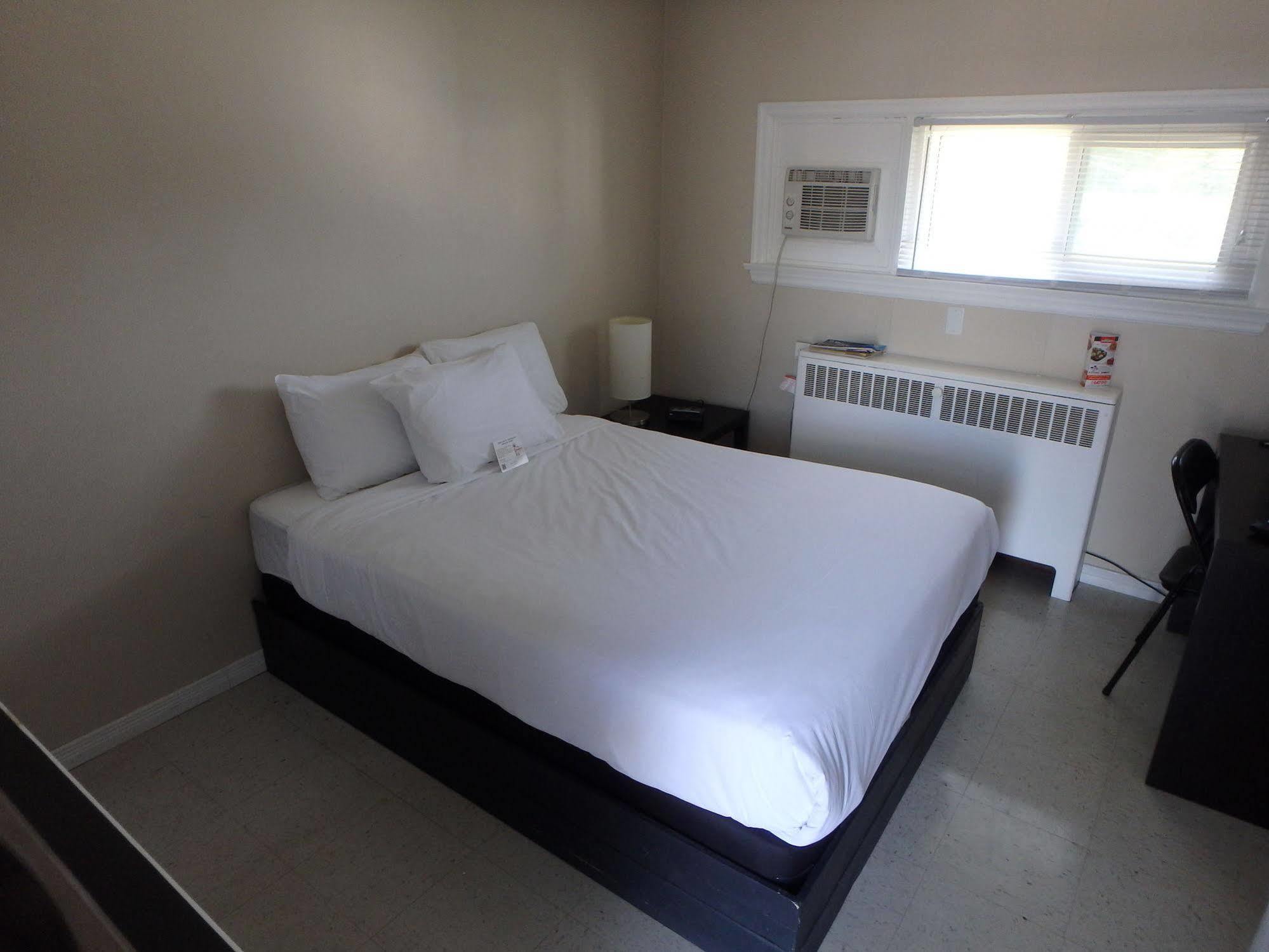 New Liskeard Wheel Inn Motel מראה חיצוני תמונה