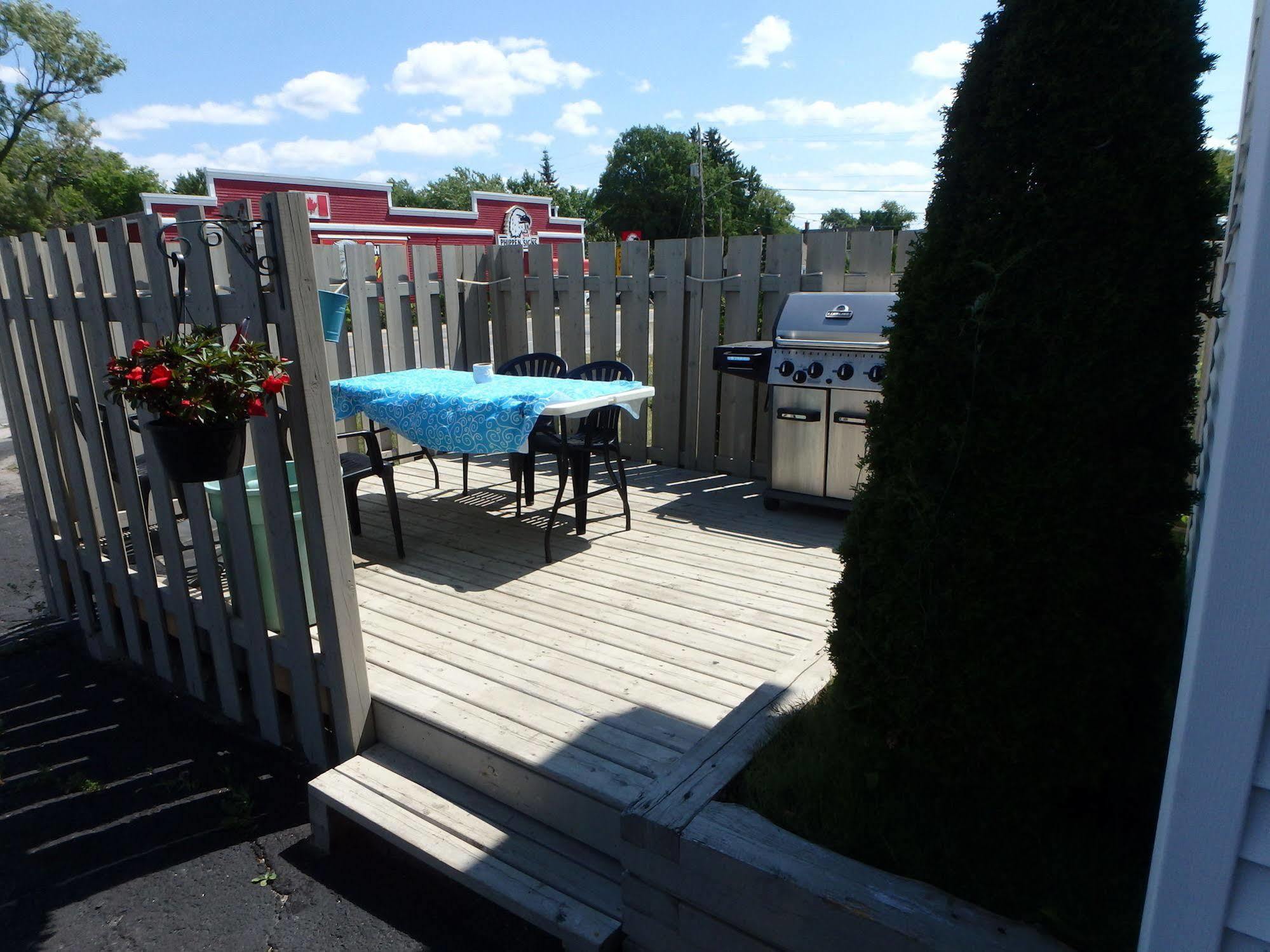 New Liskeard Wheel Inn Motel מראה חיצוני תמונה
