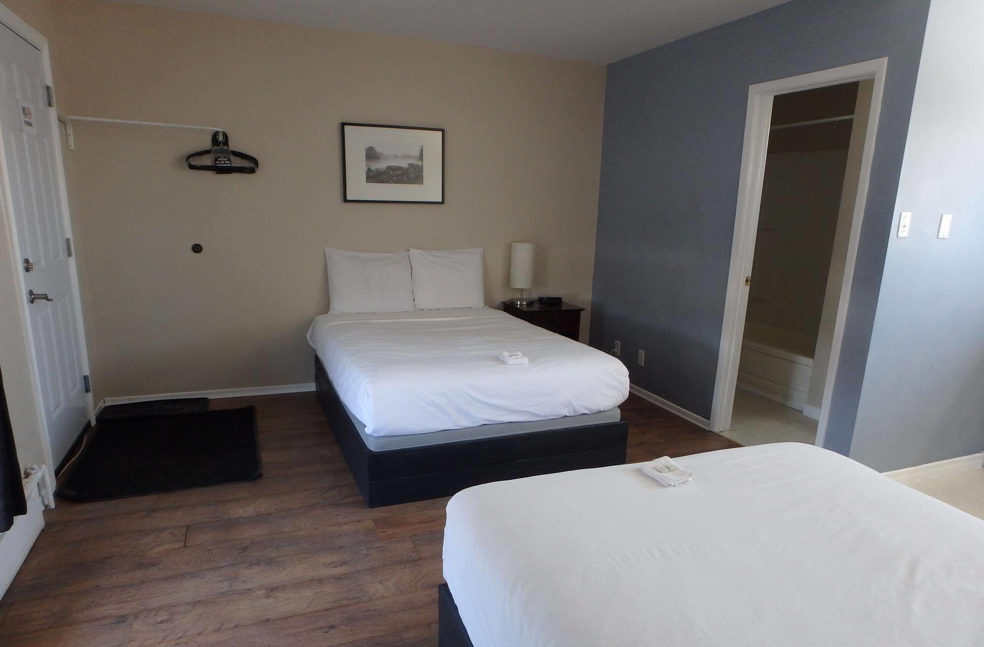 New Liskeard Wheel Inn Motel מראה חיצוני תמונה