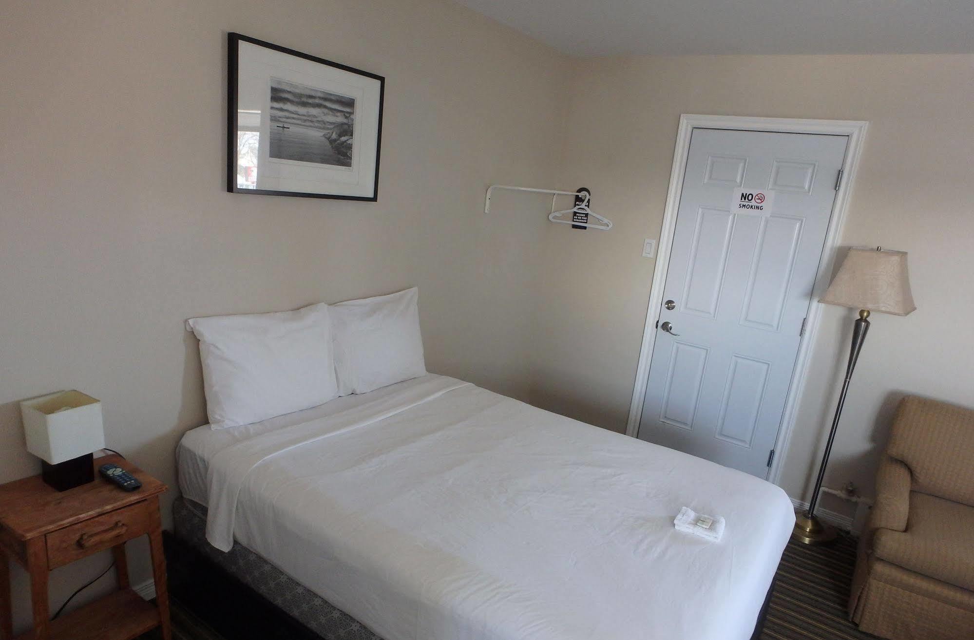 New Liskeard Wheel Inn Motel מראה חיצוני תמונה