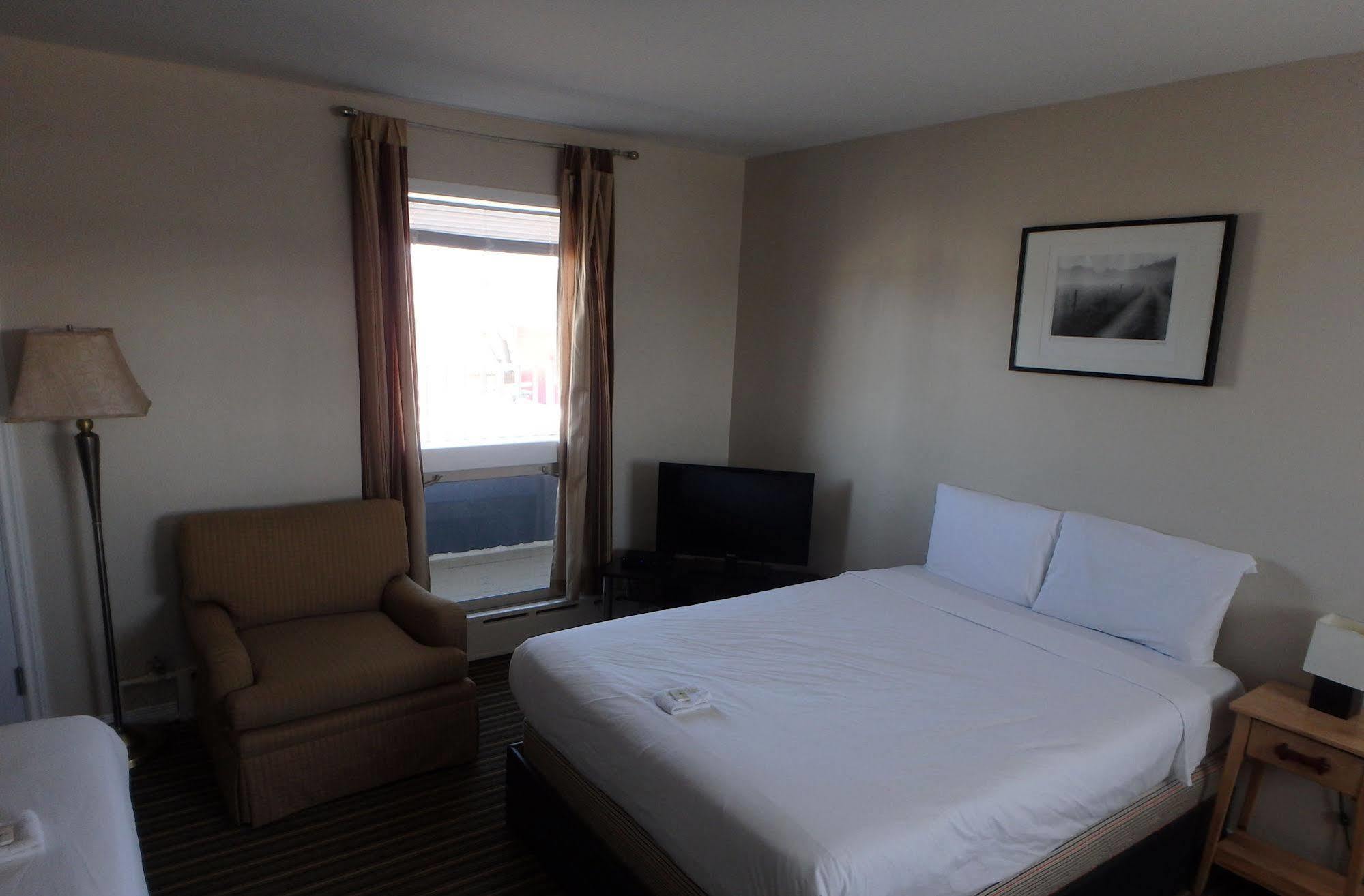 New Liskeard Wheel Inn Motel מראה חיצוני תמונה