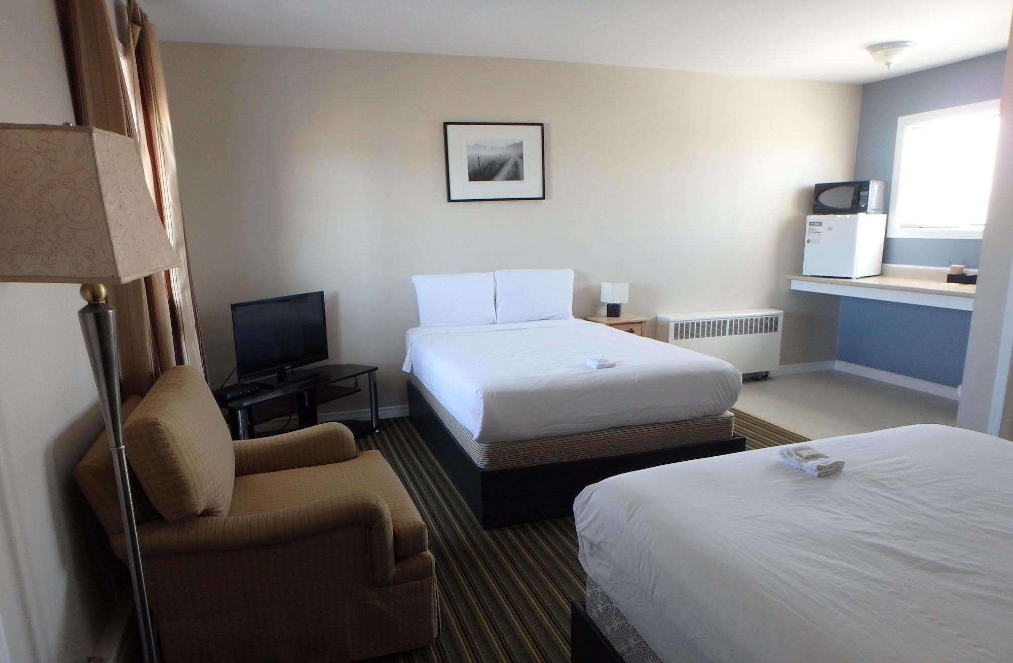 New Liskeard Wheel Inn Motel מראה חיצוני תמונה